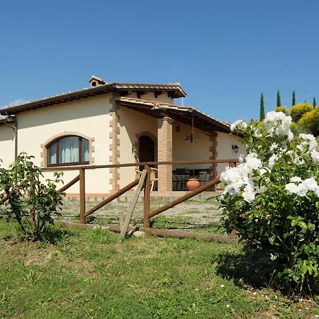 Le Capannacce Farm stay Cinigiano
